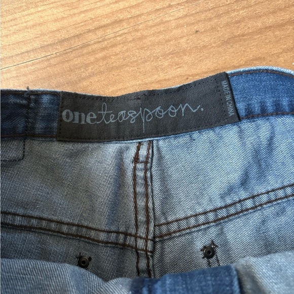 One teaspoon Y2K front pocket shorts size 24 - Picture 4 of 4